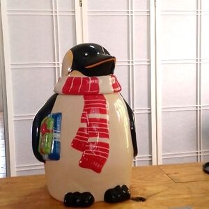 Nonni's Ceramic Holiday Penguin Cookie Jar